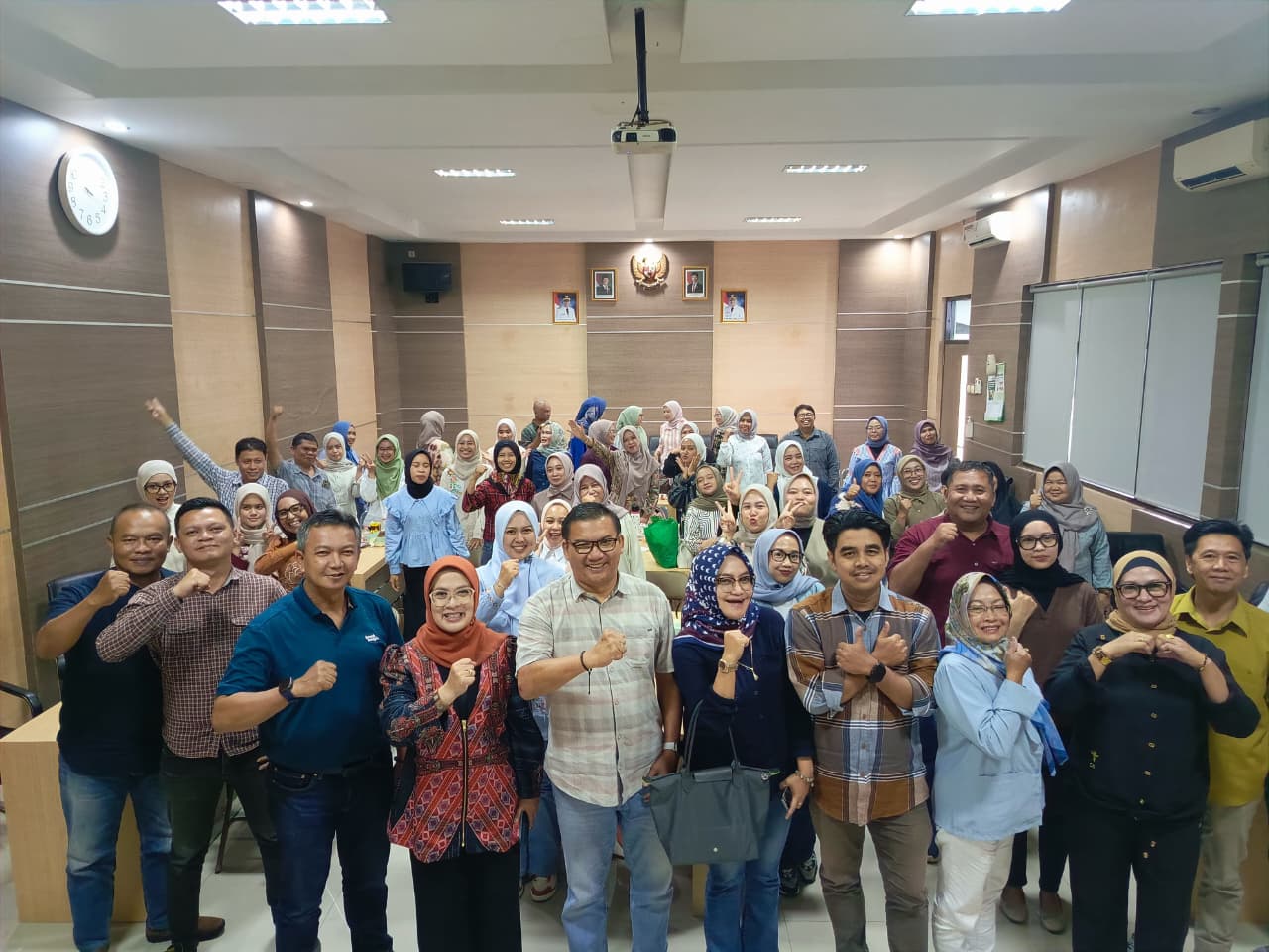 Service Excellence: Membangun Layanan Unggul yang Berkesan & Profesional di BPR Artha Sukapura