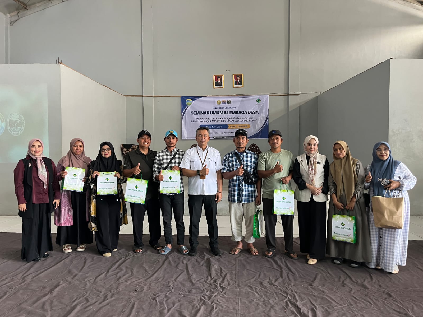 Tingkatkan Kapasitas Usaha, BPR Artha Sukapura Berikan Edukasi Literasi Keuangan Terpadu untuk UMKM dan Lembaga Desa Mekarjaya
